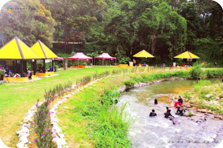 Imej Water Tubbing di Pulau Santap