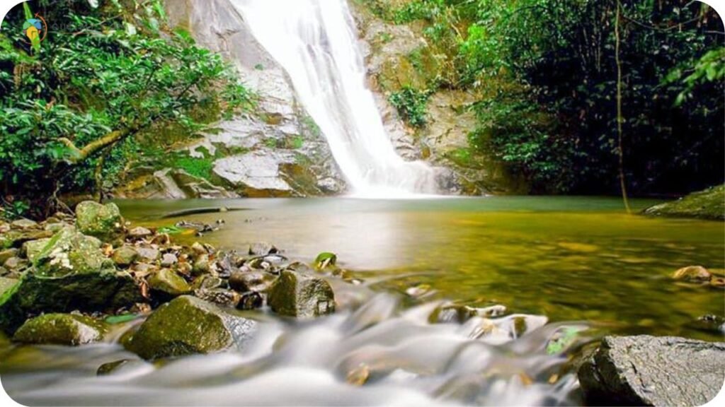 Imej Waterfall Trekking di Lata Tampit