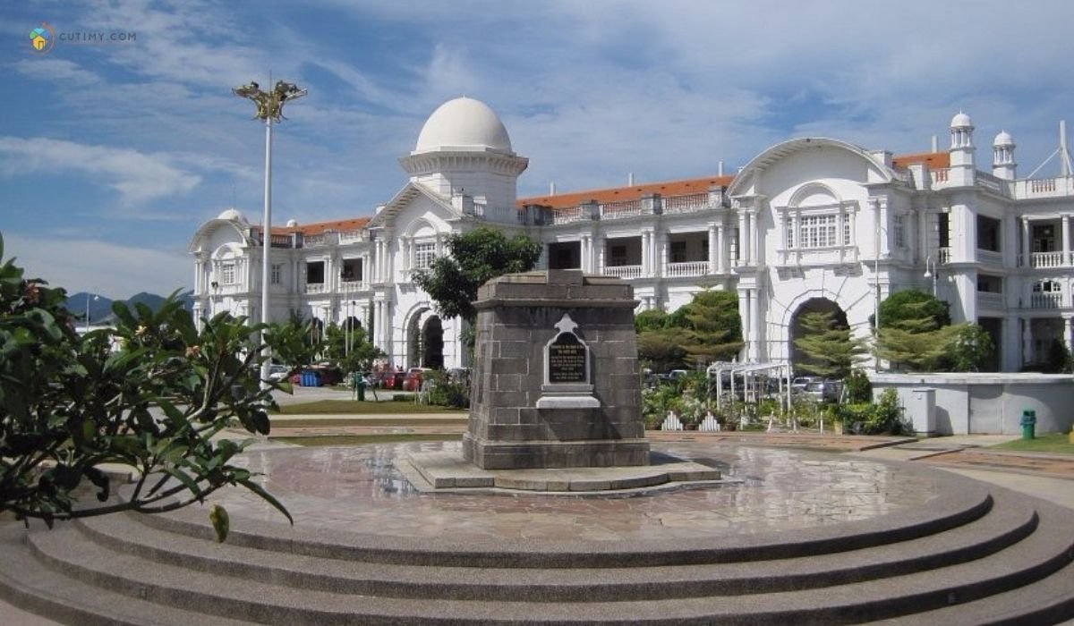 imej Ipoh War Memorial Tempat Bersejarah di Perak