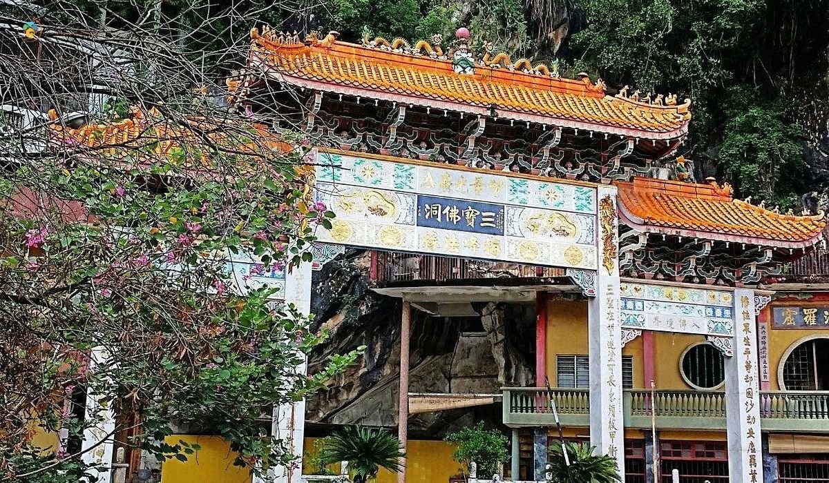 imej Sam Poh Tong Temple