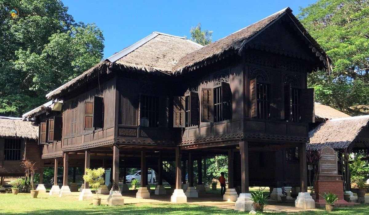 imej Rumah Tok Su (Malay Traditional House)