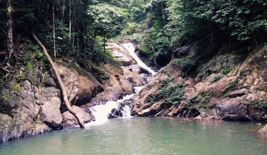 imej Air Terjun Jeram Linang Machang